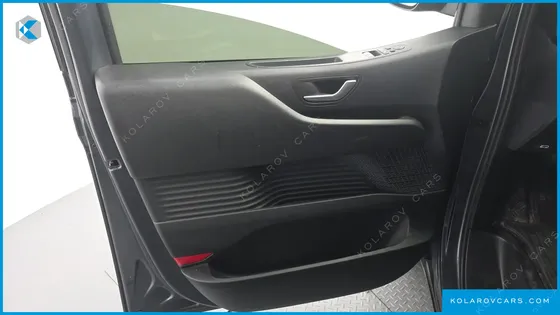 HYUNDAI STARIA L3.5 CARGO 5-SEATER