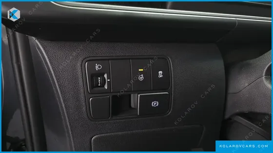 HYUNDAI STARIA L3.5 CARGO 5-SEATER
