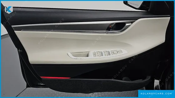 HYUNDAI GRANDEUR LE BLANC