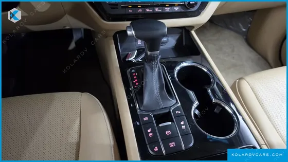 KIA CARNIVAL 9-SEATER PRSTIGE