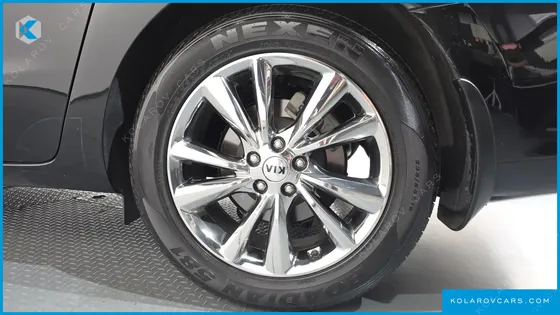 KIA CARNIVAL 9-SEATER PRSTIGE