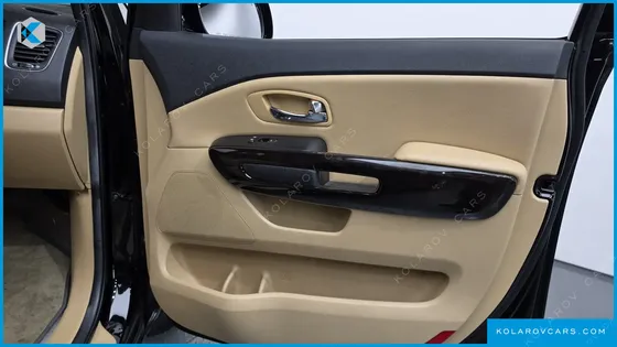 KIA CARNIVAL 9-SEATER PRSTIGE