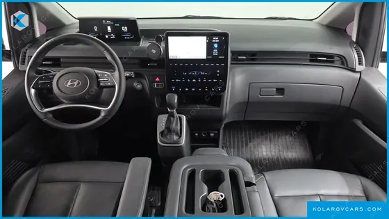 HYUNDAI STARIA TOURER 9-SEATER