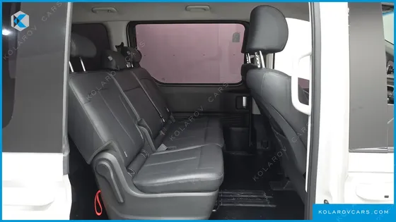 HYUNDAI STARIA TOURER 9-SEATER