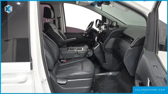 HYUNDAI STARIA TOURER 9-SEATER