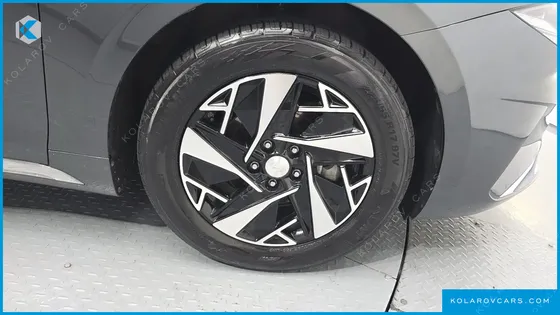 HYUNDAI GRANDEUR LE BLANC