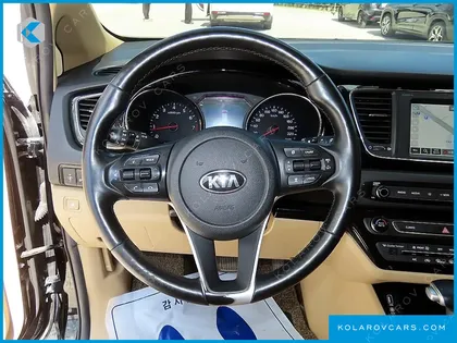 KIA CARNIVAL GASOLINE 9-SEATER HI-LIMOUSINE