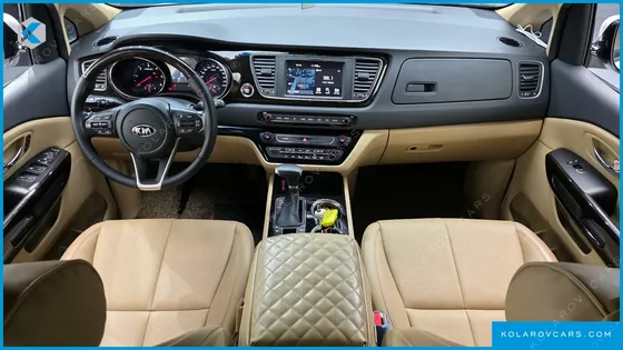 KIA CARNIVAL 7-SEATER LIMOUSINE