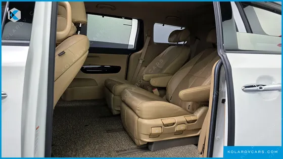 KIA CARNIVAL 7-SEATER LIMOUSINE