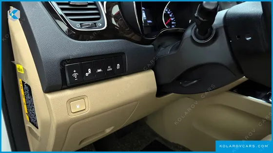 KIA CARNIVAL 7-SEATER LIMOUSINE