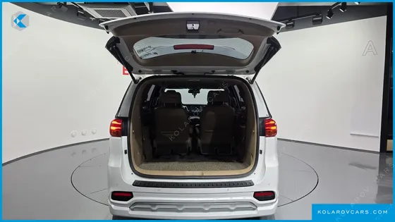 KIA CARNIVAL 7-SEATER LIMOUSINE