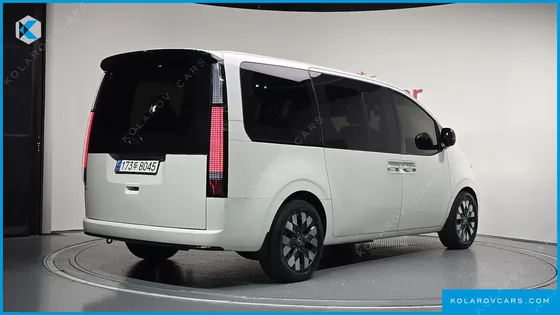 HYUNDAI STARIA L3.5 LOUNGE 9-SEATER