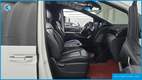 HYUNDAI STARIA L3.5 LOUNGE 9-SEATER