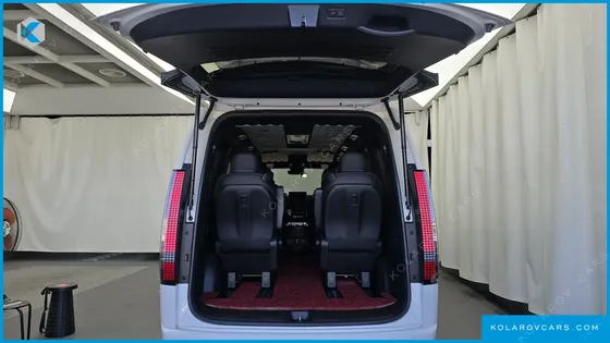 HYUNDAI STARIA L3.5 LOUNGE 9-SEATER