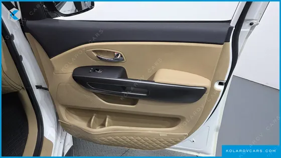 KIA CARNIVAL 9-SEATER HI-LIMOUSINE