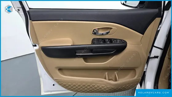 KIA CARNIVAL 9-SEATER HI-LIMOUSINE