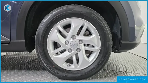 HYUNDAI VENUE 1,6 PREMIUM