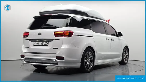 KIA CARNIVAL 9-SEATER HI-LIMOUSINE