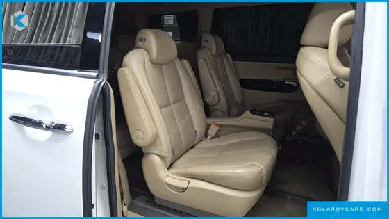 KIA CARNIVAL 9-SEATER HI-LIMOUSINE