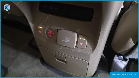 KIA CARNIVAL 9-SEATER HI-LIMOUSINE