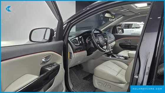 KIA CARNIVAL 7-SEATER LIMOUSINE