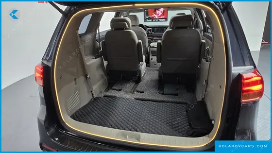 KIA CARNIVAL 7-SEATER LIMOUSINE