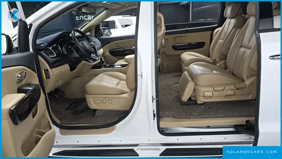 KIA CARNIVAL 7-SEATER LIMOUSINE