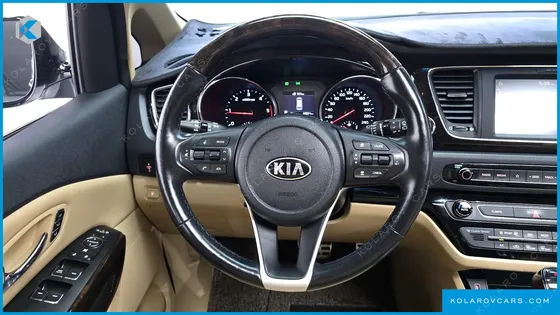 KIA CARNIVAL 7-SEATER LIMOUSINE