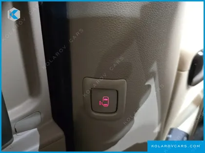 KIA CARNIVAL 7-SEATER LIMOUSINE