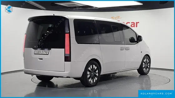 HYUNDAI STARIA L3.5 LOUNGE 9-SEATER
