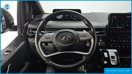 HYUNDAI STARIA L3.5 LOUNGE 9-SEATER