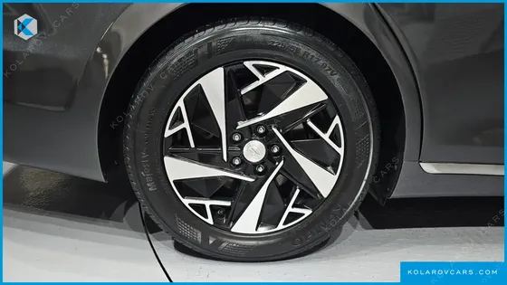 HYUNDAI GRANDEUR LE BLANC