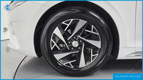 HYUNDAI GRANDEUR LE BLANC