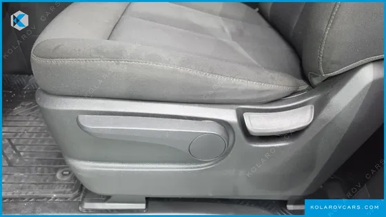 HYUNDAI STARIA CARGO 5-SEATER