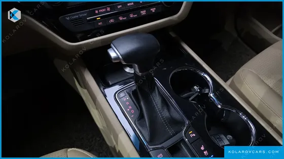 KIA CARNIVAL 9-SEATER PRSTIGE