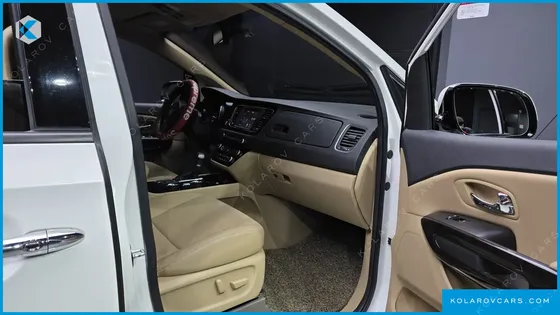 KIA CARNIVAL 9-SEATER PRSTIGE