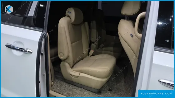 KIA CARNIVAL 9-SEATER PRSTIGE