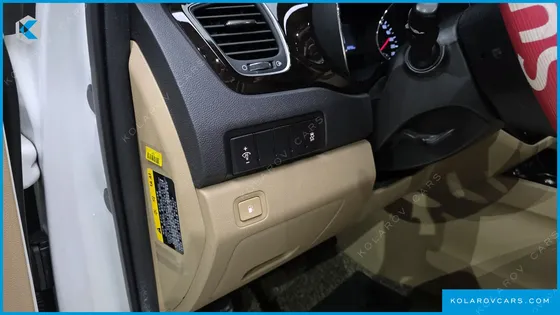 KIA CARNIVAL 9-SEATER PRSTIGE