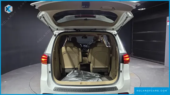 KIA CARNIVAL 9-SEATER PRSTIGE
