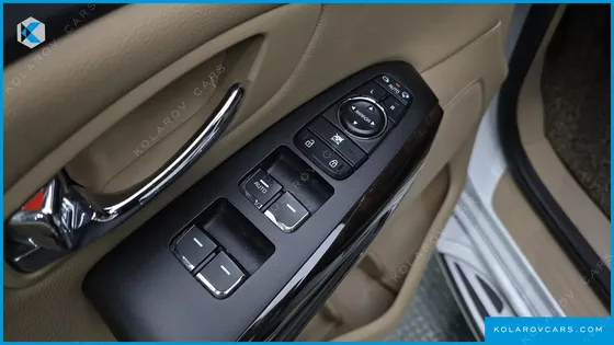 KIA CARNIVAL 9-SEATER PRSTIGE