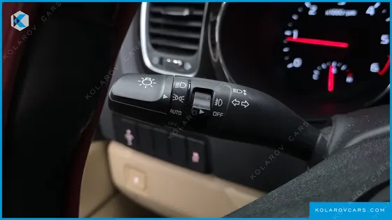 KIA CARNIVAL 9-SEATER PRSTIGE