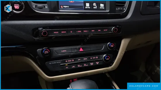 KIA CARNIVAL 9-SEATER PRSTIGE