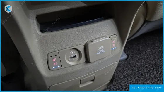 KIA CARNIVAL 9-SEATER NOBLESSE SPECIAL