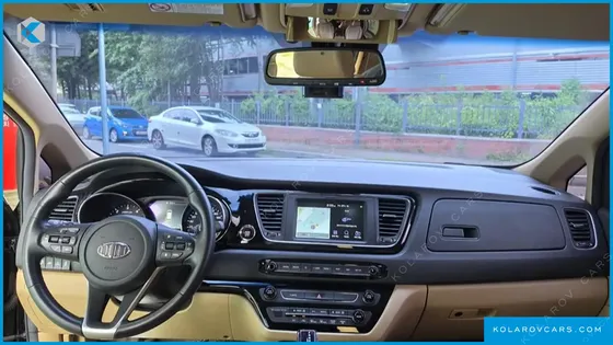 KIA CARNIVAL 9-SEATER HI-LIMOUSINE