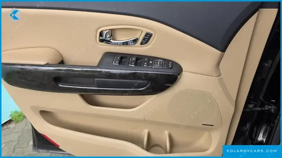 KIA CARNIVAL 9-SEATER HI-LIMOUSINE