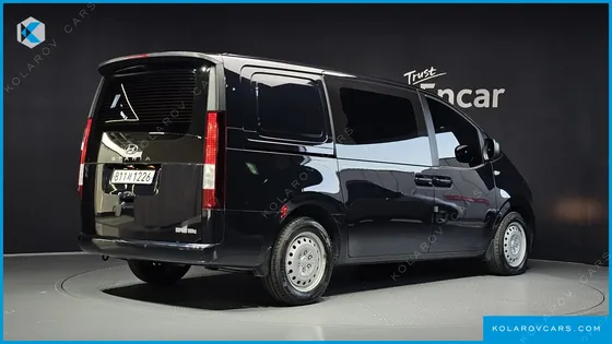 HYUNDAI STARIA CARGO 5-SEATER