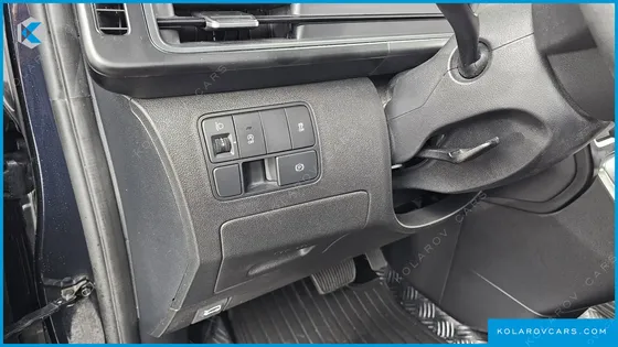 HYUNDAI STARIA CARGO 5-SEATER