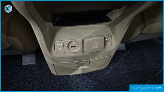 KIA CARNIVAL 9-SEATER NOBLESSE SPECIAL