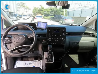 HYUNDAI STARIA CARGO 5-SEATER