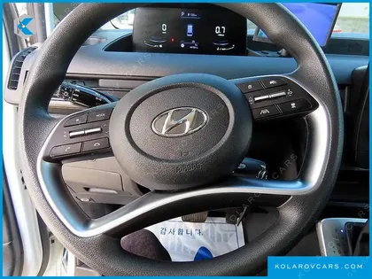 HYUNDAI STARIA CARGO 5-SEATER